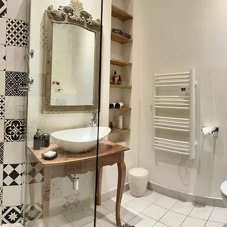 Manon B&B Old Antibes 昂蒂布