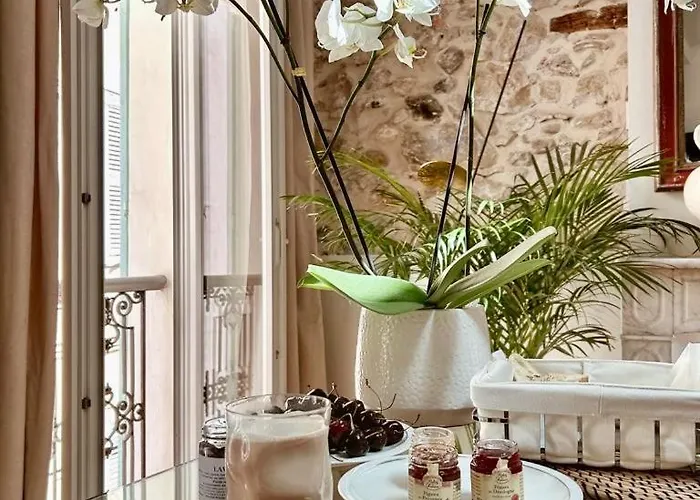 L De Manon, Centre Historique Du Vieil Apartamento Antibes